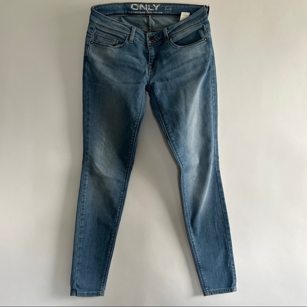 Low rise jeans light wash ONLY